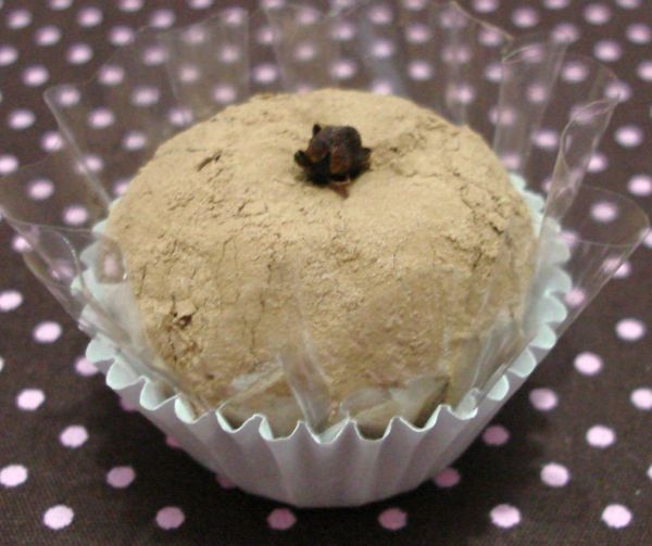 Brigadeiro Cravo e Canela - Bandeja com 12 unidades