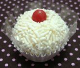 Brigadeiro Confete - Bandeja com 12 unidades